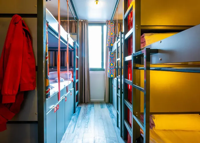 People Paris BellevilleHostel