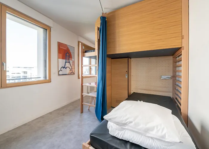 Ucpa Sport Station ParisHostel